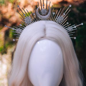 Celestial Halo Crown: Silver Moon Star Brudhuvudbonad, Fantasy Bröllopspannband bild 9