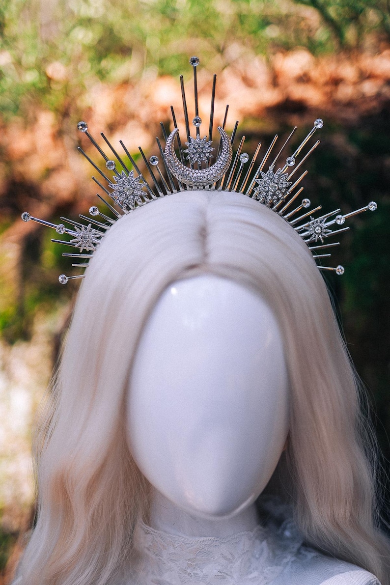 Celestial Halo Crown: Silver Moon Star Brudhuvudbonad, Fantasy Bröllopspannband bild 9
