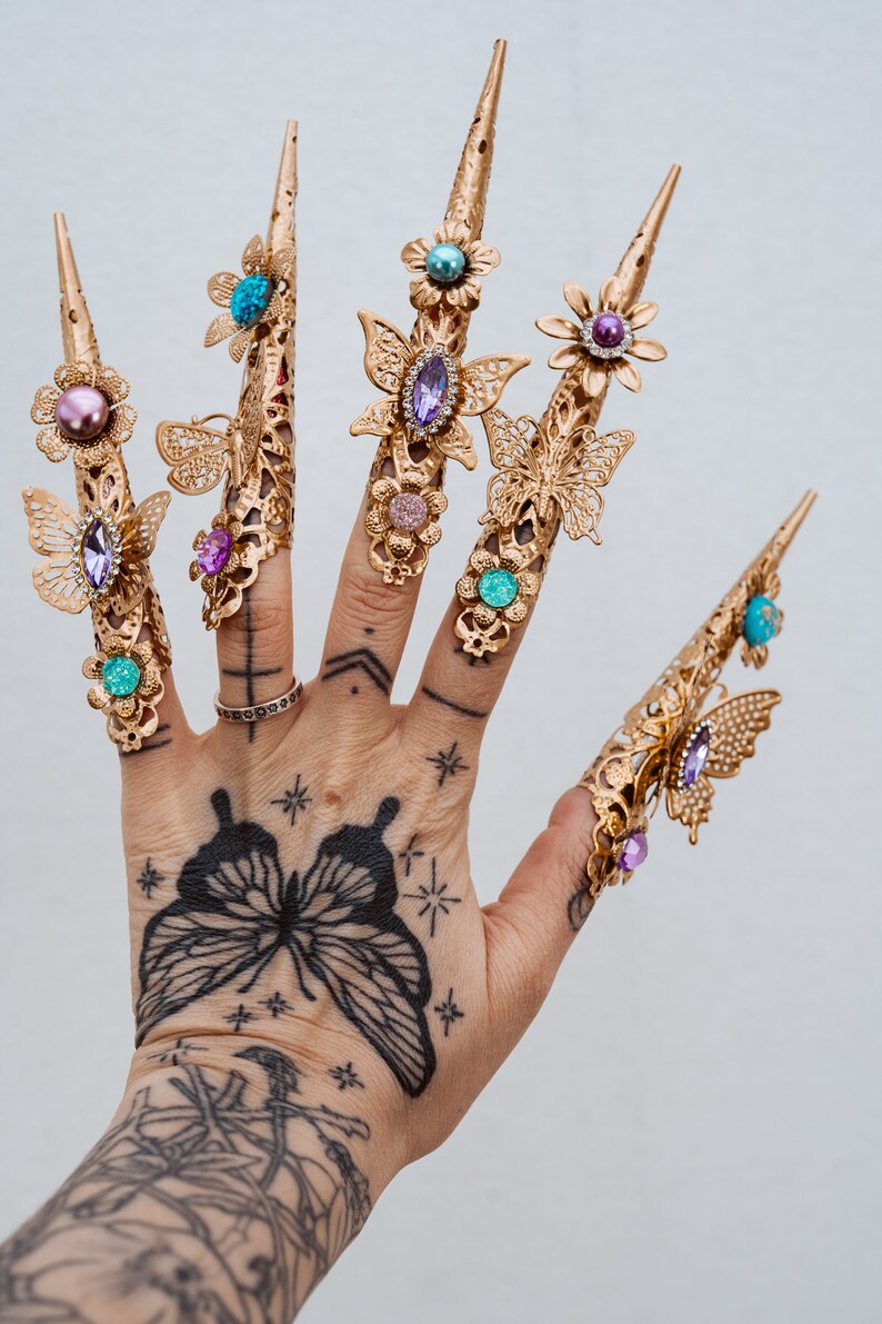 Lavender Finger Claw 1 piece, Gold Bracelet, Nails Jewellery, Halloween, Filigree Jewellery, Gold Fingers, Sugar skull, Photo props image 2