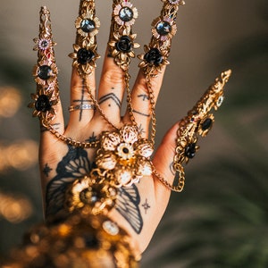 Black Fingers Jewellery, Gold Bracelet, Nails Jewellery, Halloween, Filigree Jewellery, Gold Fingers, Sugar skull, Photo props, Finger claws image 5