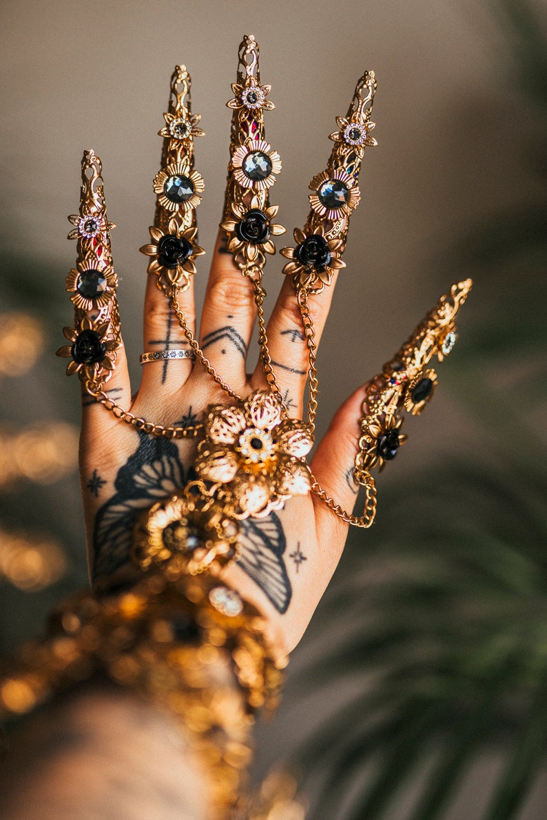 Black Fingers Jewellery, Gold Bracelet, Nails Jewellery, Halloween, Filigree Jewellery, Gold Fingers, Sugar skull, Photo props, Finger claws image 5