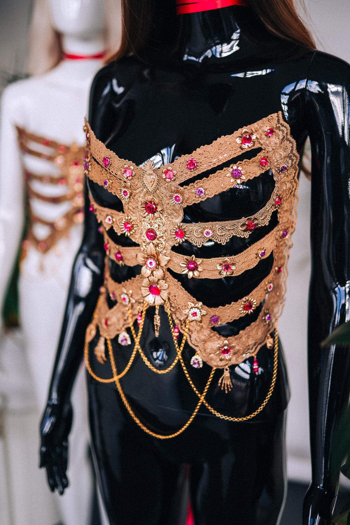 NWT. Zara Halloween Special Collection Golden Hard Metal Chain Corset. PR | Which styling of the Sweetspire dress from @DISTURBIA  main image 4