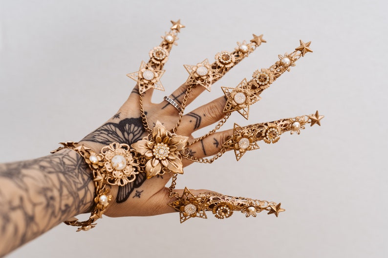 Moon Child Finger Claws, Gold Bracelet, Nails Jewellery, Halloween, Filigree Jewellery, Gold Fingers, Sugar skull, Photo props, Gold Fingers image 6