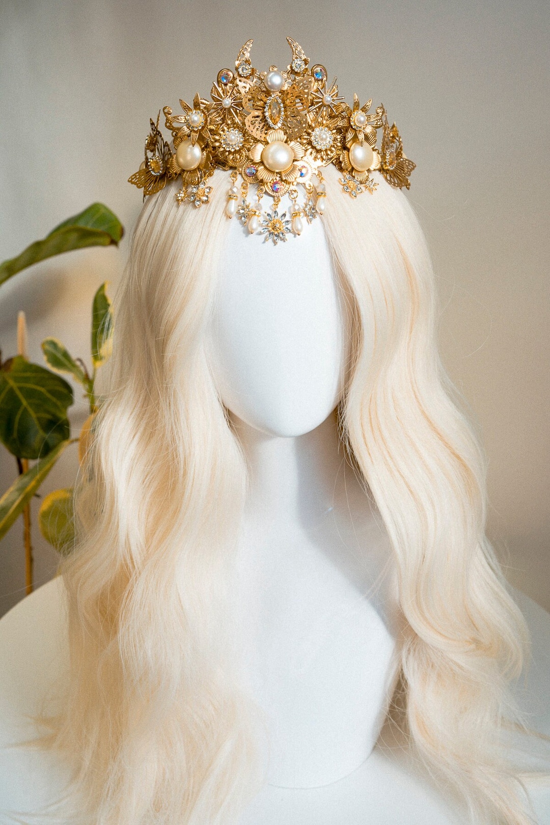 Wholesome Golden Floral Tiara – FairytaleCreators