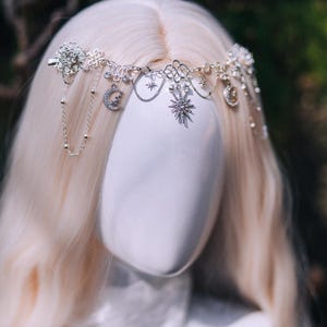 Celestial Halo Crown: Silver Moon Star Brudhuvudbonad, Fantasy Bröllopspannband bild 17