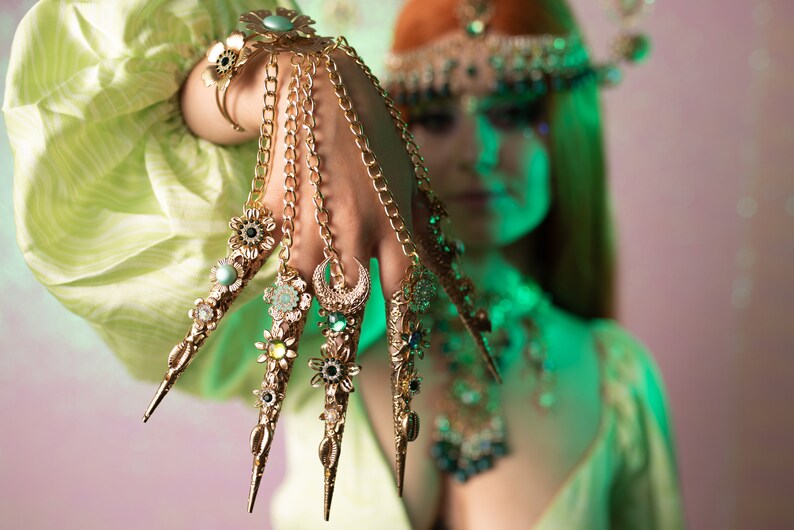 Mermaid Finger Claws, Gold Bracelet, Nails Jewellery, Halloween, Filigree Jewellery, Gold Finger Jewellery, Photo props,Mermaid costume image 4