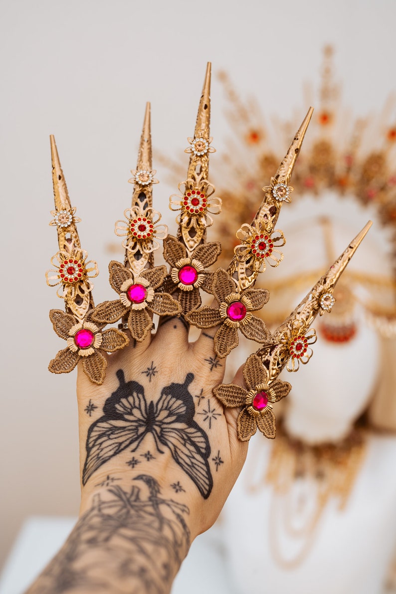 Pink Finger Claw 1 piece, Gold Bracelet, Nails Jewellery, Halloween, Filigree Jewellery, Gold Fingers, Sugar skull, Photo props, Jewellery image 7