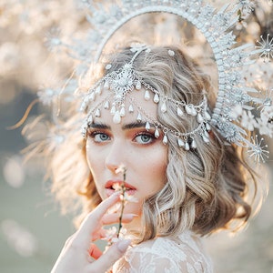 Gold halo crown, Dandelion flower crown, Flower crown, Gold crown, Wedding headpiece, Bridal crown, Burning man, Festival headband Silver