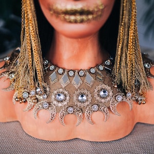 Accessoire de costume royal Cléopâtre couronne d'or de déesse égyptienne image 4