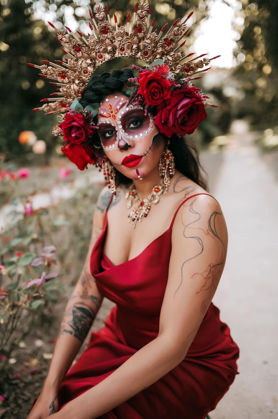 La Catrina Crown: Red Roses, Gold Halo, Gothic Dia De Muertos Headpiece -  Etsy