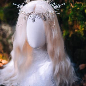 Celestial Halo Crown: Silver Moon Star Brudhuvudbonad, Fantasy Bröllopspannband bild 19