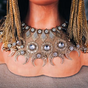Accessoire de costume royal Cléopâtre couronne d'or de déesse égyptienne image 3