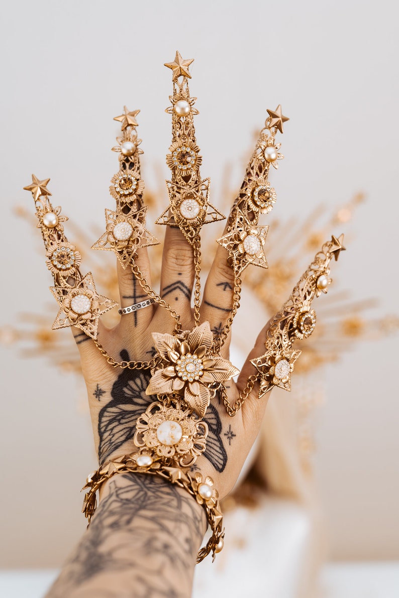 Moon Child Finger Claws, Gold Bracelet, Nails Jewellery, Halloween, Filigree Jewellery, Gold Fingers, Sugar skull, Photo props, Gold Fingers image 7
