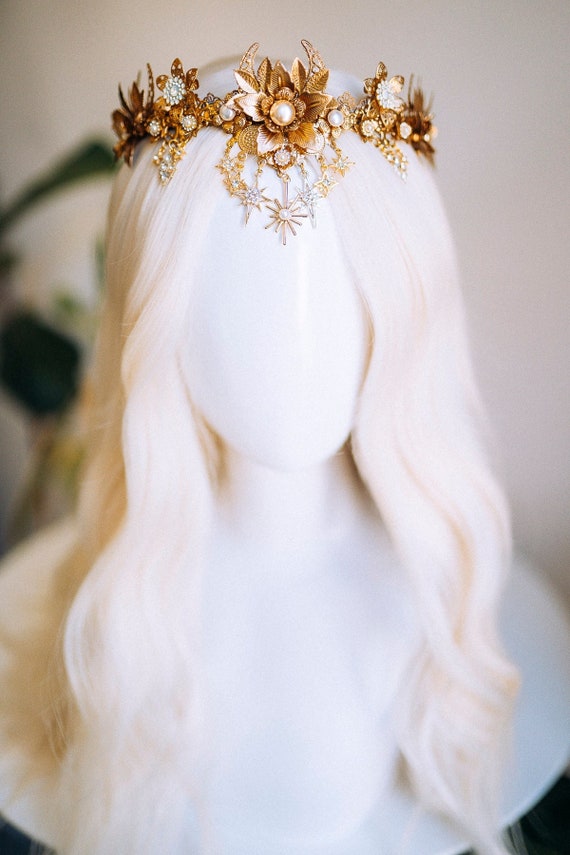 Silver Floral Moon Goddess Crown - Etsy display picture 1