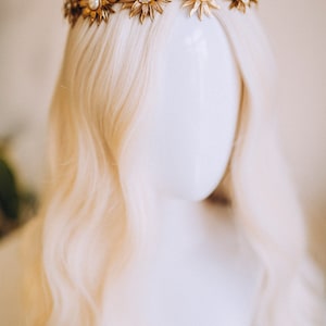 Couronne d'elfe, couronne de soleil, céleste, diadème en or, casque brillant solaire, couronne de fée, halo, diadème de festival, couronne de mariage, mariée bohème, mariée de festival image 3