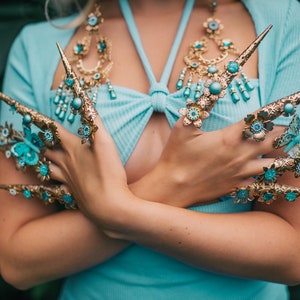 Gold Butterfly Finger Claw 1 piece, Gold Bracelet, Nails Jewellery, Butterflies, Filigree, Gold Finger Jewellery, Photo props, Turquoise image 2