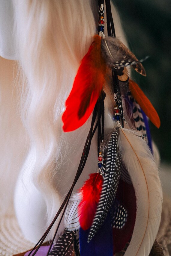 Yean Veer Hoofdband Boho Hippie Hoofddeksels Kwastje Hand Ketting Witte Veer Hoofdtooi Haarstuk Sieraden Accessoires voor Vrouwen en Meisjes