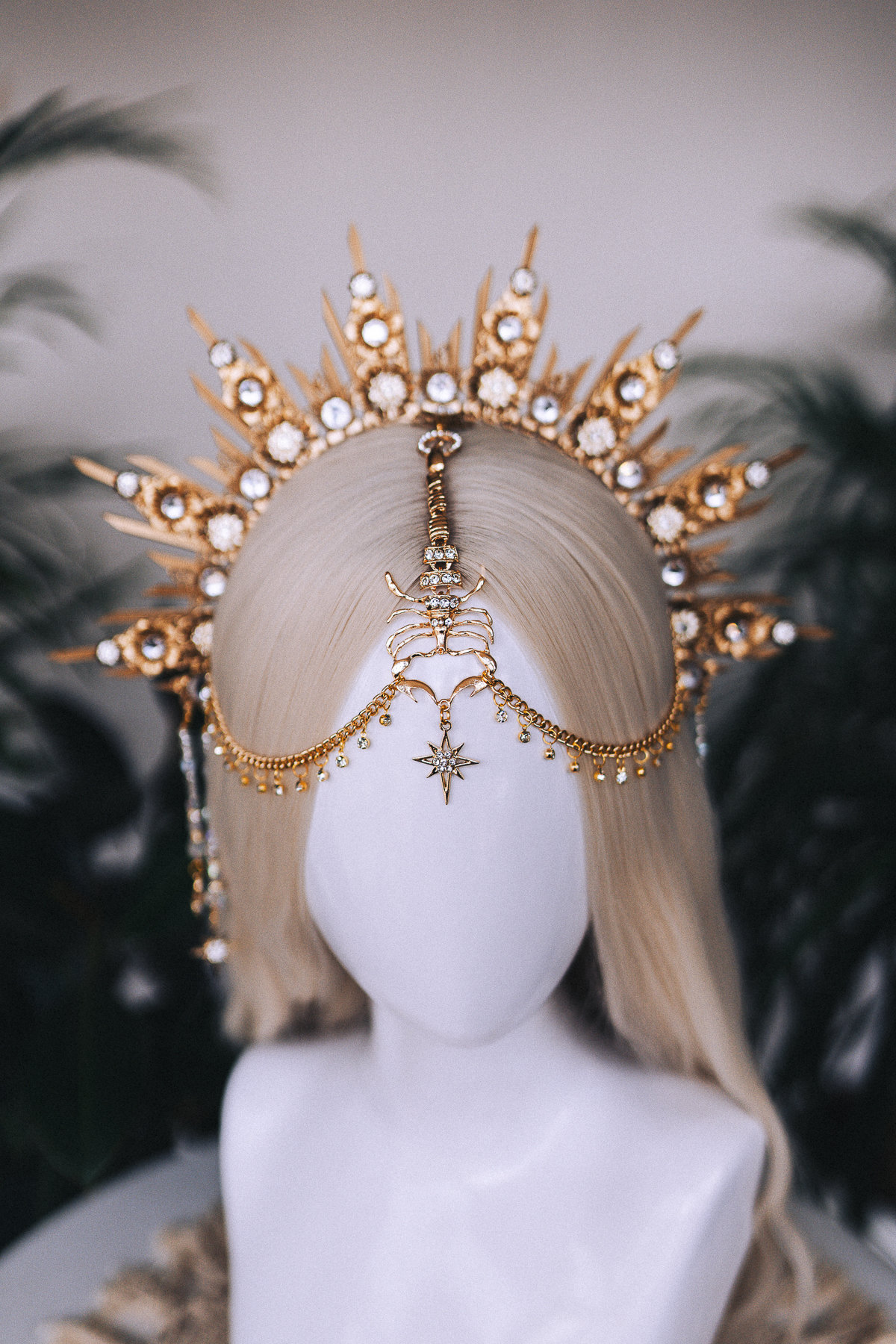 ✨NEW Bohemian Elegant Gold and Rhinestones Headpiece Halo ? Amazon.com : EYEOO Halo Crown Gold Stars Headband Mary  main image 3