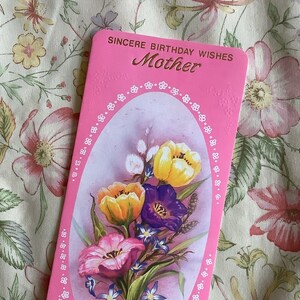 Zeldzame ongeschreven Vintage Circa jaren 1970 'Oprechte verjaardagswensen lieve moeder' PRACHTIGE Floral Design Card - Sentimenteel Vers - Bloemenliefhebber Moeder