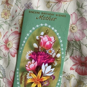 Zeldzame ongeschreven vintage circa 1970 'Oprechte verjaardagswensen lieve moeder' PRACHTIGE bloemdessinkaart - sentimenteel vers - bloemenliefhebber moeder
