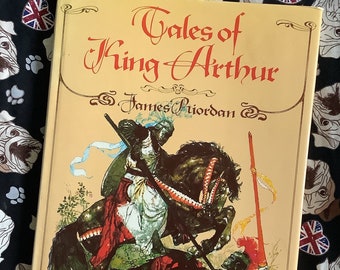 Vintage 1982 'Tales of King Arthur' Hardback Book By James Riordan and STUNNING Illustrations By Victor Ambrus - Gift For A King Arthur Fan