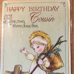 Cartão RARO Vintage/Retro por volta dos anos 80 'Feliz Aniversário Primo' - Bonito Menino Pescando & Design de Canção de Berçário - Cartão de Aniversário de Amante Retro -