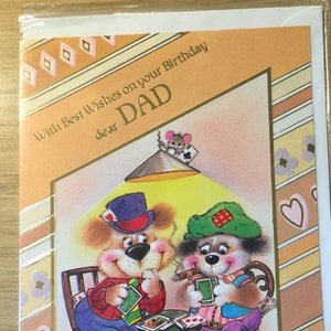 FAVOLOSO biglietto vintage anni '70 'Con i migliori auguri per il tuo compleanno caro papà' - Divertente 'Poker Playing' Dogs Design - Poker/Retro Loving Dad