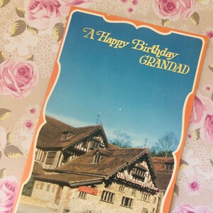 Biglietto ESTREMAMENTE RARO degli anni '70 "A Happy Birthday Grandad" con Splendida foto di "The Grasshopper Inn" a Westerham, Kent - Biglietto nostalgico