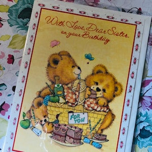 RARO, vintage/retro, da década de 1970, sem uso, "Com amor, querida irmã, no seu aniversário", design de urso superfofo/retro - Verso doce - Cartão retrô para amantes