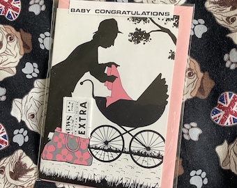 Raro biglietto d'epoca vintage degli anni '90 "Baby Congratulazioni" - Carrozzina vecchio stile e silhouette di una signora, design e giornale in borsetta con messaggio