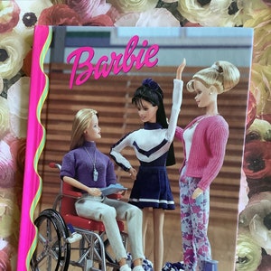 Noire et en fauteuil roulant, la nouvelle Barbie® de Mattel fait sensation !