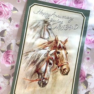 FABULOSO Original Vintage/Retro Circa 1970 'Feliz Aniversário Querido Marido' Cartão Cavalo Design Cavalo/Nostalgia Amante Marido - Verso Doce
