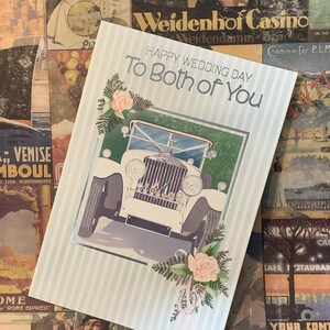ZELDZAME Vintage Circa jaren 1980 'Happy Wedding Day To Both of You' Card - Mooie klassieke trouwauto en bloemmotief - Zoete groet - Nostalgie
