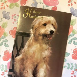 Vintage/rétro vers les années 1970 « Cher mari » carte d'anniversaire avec photo de chien mignon - carte nostalgique - rétro/carte de mari aimant les chiens - carte de voeux simple