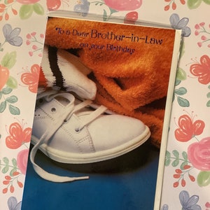 RARE carte photo rétro des années 80, « À un beau-frère le jour de votre anniversaire », avec des chaussettes de sport et des baskets rétro - Carte de fan rétro des années 80