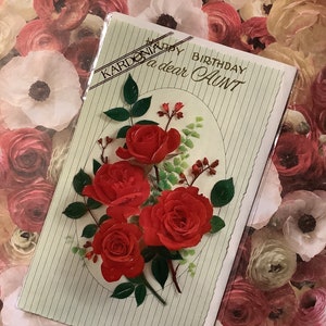 RARE vintage/Retro Circa 1970s 'Happy Birthday To a dear Aunt' Card - Superbe Roses Design - Sweet Verse - vintage/Retro Loving Aunt Card