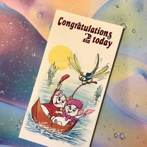 Raro biglietto vintage degli anni '70 della Walt Disney Productions "Congratulazioni 2 oggi" con una scena del film "The Rescuers" - Biglietto da conservare