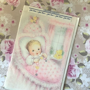 Carte vintage/rétro vers les années 1980 Félicitations pour la naissance de votre petite-fille Adorable carte de bébé pour bébé - Carte nostalgique à offrir ou à encadrer