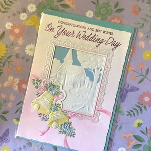 ZELDZAME vintage kaart 'Gefeliciteerd en de beste wensen met je trouwdag' uit de jaren 80 - mooie klokken, bloemen- en kerkontwerp - nostalgische kaart