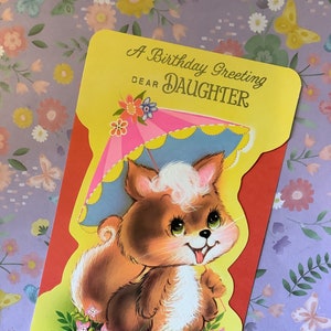 Raro vintage por volta de 1960 'Uma saudação de aniversário, querida filha' Cartão grande recortado com design de esquilo fofo verso doce - cartão retrô de filha amorosa