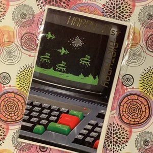 Rare carte vintage des années 1980 « Happy 21st Birthday » - Space Invaders Design - amusante, carte pour amateur de jeux vidéo - carte inhabituelle - carte nostalgique