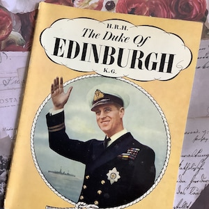 RARE Vintage 1949 Souvenir pittorico di &#39;H.R.H. The Duke Of Edinburgh&#39; Softback Book - Splendide fotografie in bianco e nero - Royal Lover - Pitkin Book