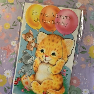 Cartão RARO verdadeiro vintage/retro por volta dos anos 1970 "Feliz aniversário, mamãe" com design fofo de filhote de tigre e outros animais - Cartão nostálgico - Verso doce