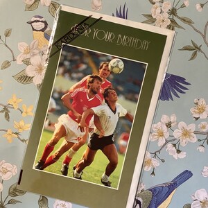 RARE Vintage 1980s para o seu cartão com foto retrô de aniversário apresentando uma partida entre Inglaterra e Polônia na Copa do Mundo de 1986 Cartão de fã nostálgico de Gary Lineker