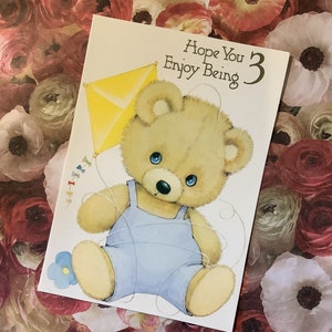 RARE Vintage/Retro Circa 1980s Geburtstagskarte 'Hope You Geniess 3' - Super süsses Teddybär Design - Nostalgische Karte - Eine Karte zum Schatz