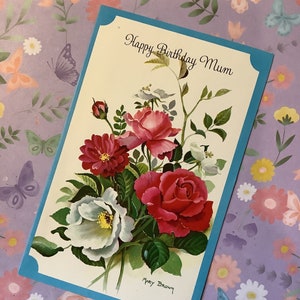 Cartão 'Happy Birthday Mum' EXTREMAMENTE raro e não utilizado vintage por volta dos anos 1960 - Design floral doce de Mary Brown - Verso sentimental - Amante vintage