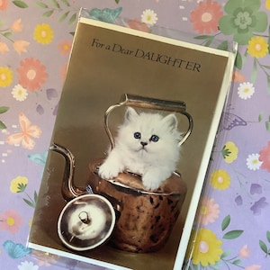 RARO biglietto d'auguri retrò/vintage degli anni '60 circa "Per una cara figlia" - Foto di un gattino persiano mozzafiato - Versetto adorabile - Biglietto per amanti dei gatti/kitsch