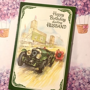 Cartão Vintage/Retro EXTREMAMENTE RARO por volta dos anos 1970 'Feliz Aniversário, Querido Marido' - IMPRESSIONANTE Design de Carro de Corrida Clássico - Nostalgia/Amante de Carros