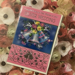 ZELDZAME vintage circa 1970s ongebruikte 'Gefeliciteerd en de beste wensen met je Silver Wedding'-kaart - mooie klokken en bloemdessin - lief vers