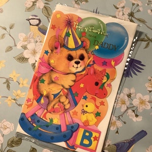 FABULOSO Vintage/Retro Circa 1980 'Feliz Aniversário, Querido Papai' Cartão de Aniversário - Bonito Urso de Pelúcia e Design de Brinquedos - Doce Verso - Amante Vintage